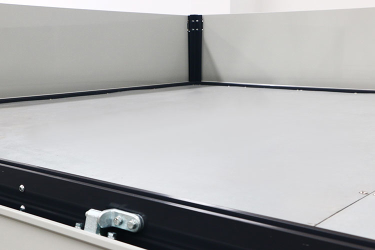 Tipper Truck Bodies Floor: Anti-skid floor can be added.