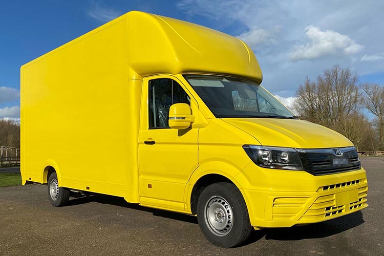 Camion Luton pour marchandises sèches